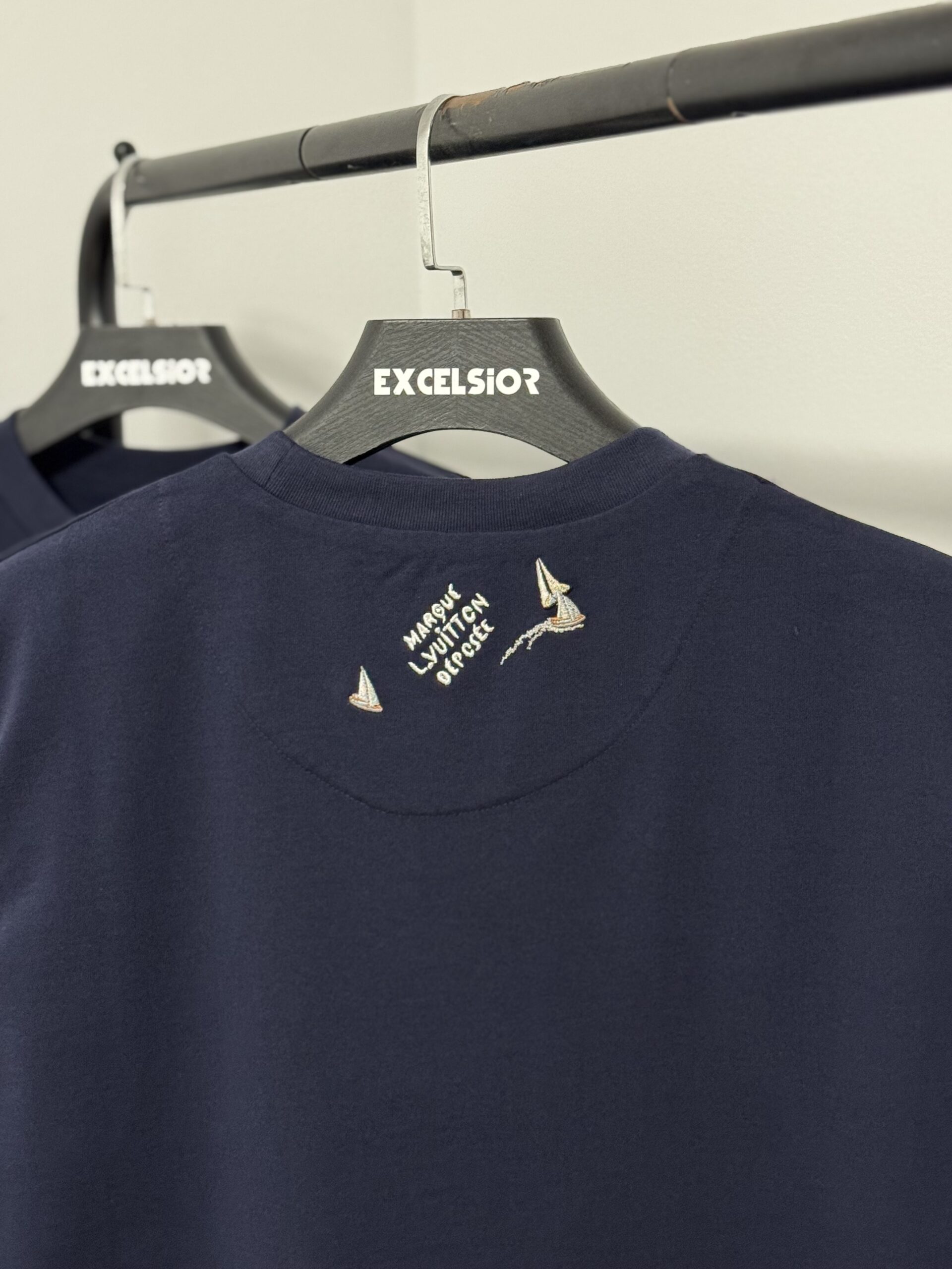 LOUIS VUITTON CAMISETA