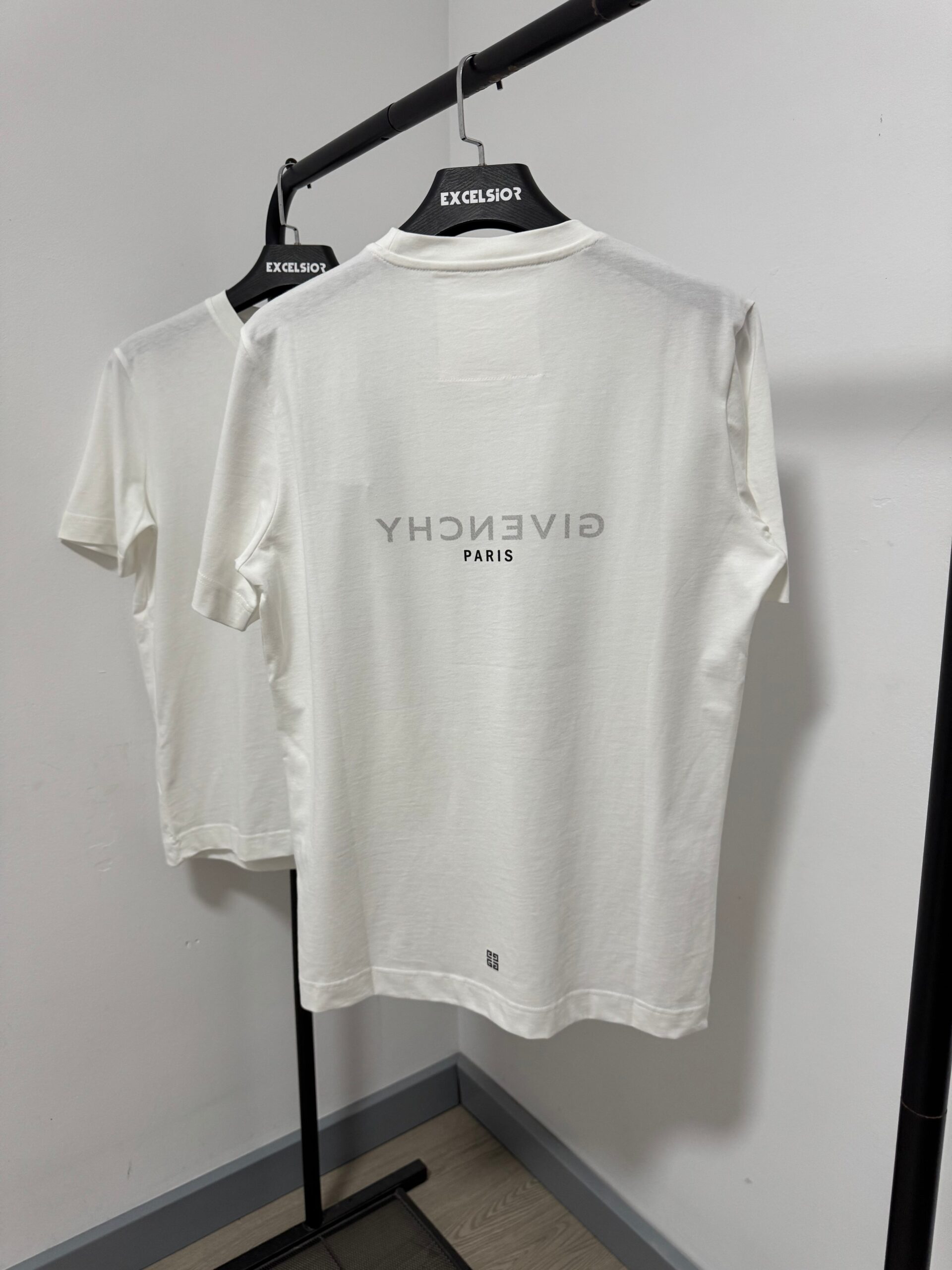 GIVENCHY CAMISETA
