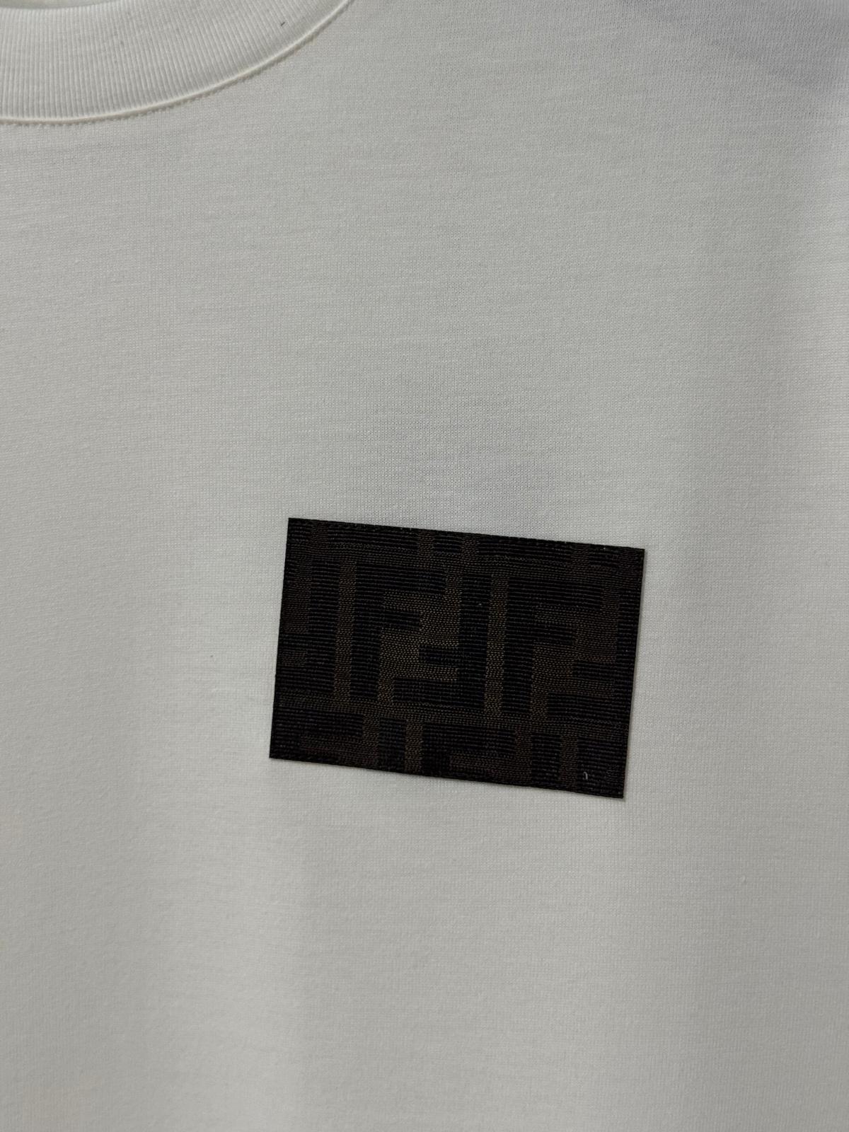 FENDI CAMISETA